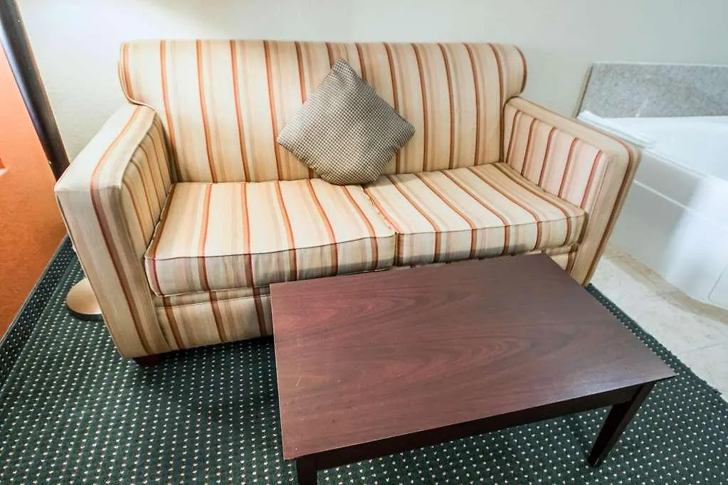 Comfort Suites Orlando Airport Hotel